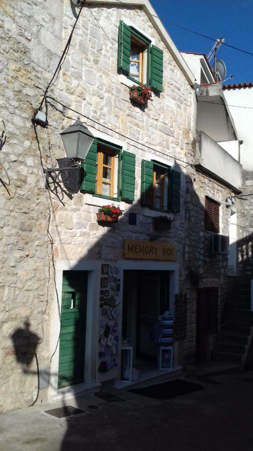 Apartments Mime - Small House Vodice Exterior photo